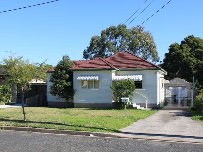 48 Larien Cres, Birrong NSW 2143