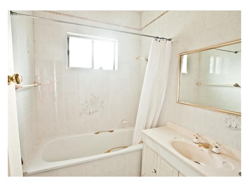 54 Prince Eward Ave, Earlwood NSW 2206