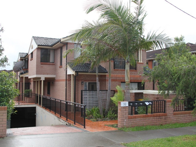 1/32 North Pde, Campsie NSW 2194