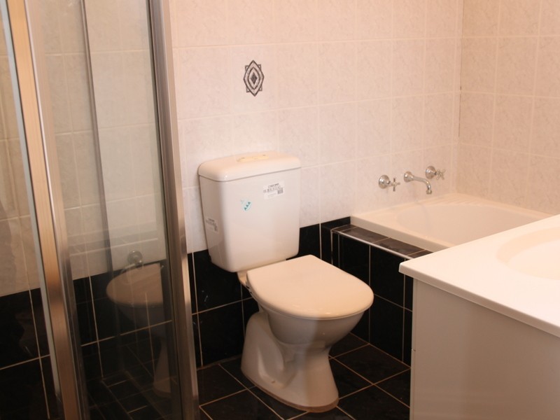 1/32 North Pde, Campsie NSW 2194