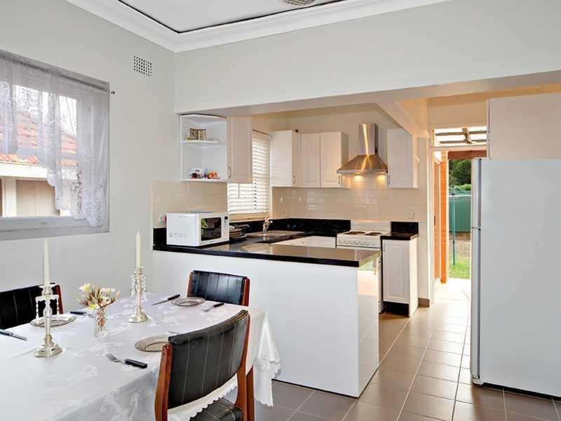 1a Arinya St, Kingsgrove NSW 2208