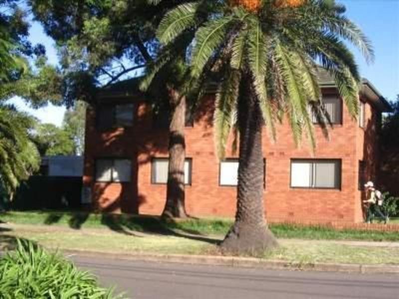 88 Eighth Ave, Campsie NSW 2194