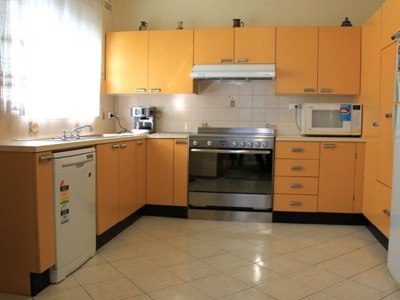 14 Waygrove Ave, Earlwood NSW 2206