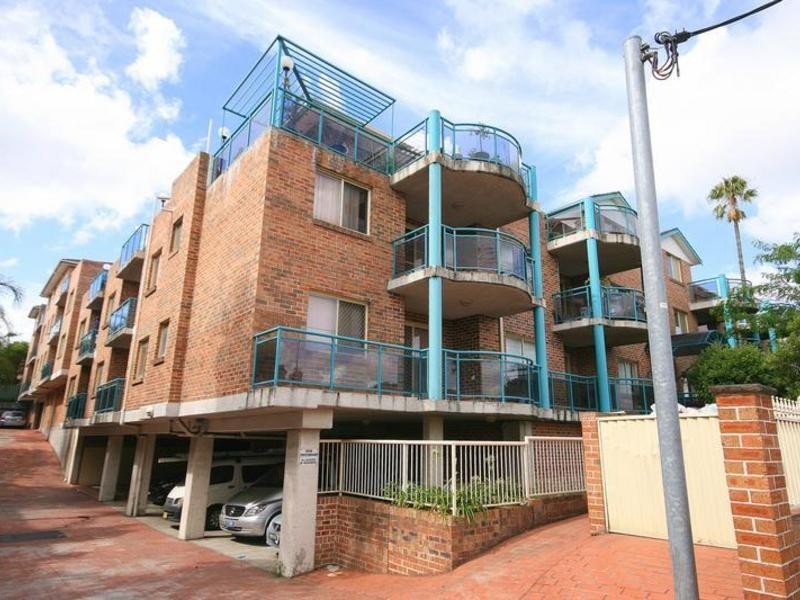 6/1 Rickard Rd, Bankstown NSW 2200