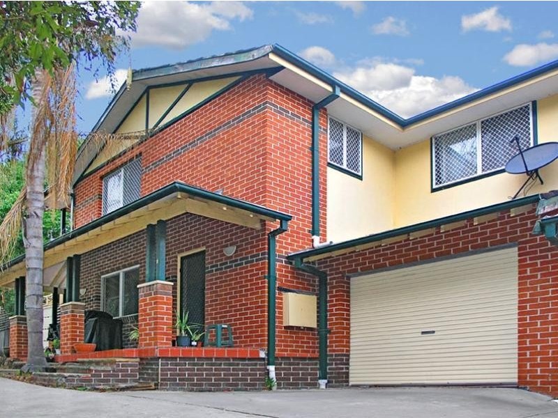 1/152a Hillcrest Ave, Greenacre NSW 2190