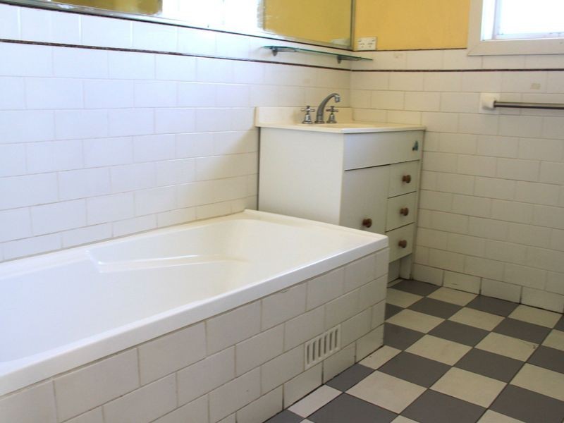 1/152a Hillcrest Ave, Greenacre NSW 2190