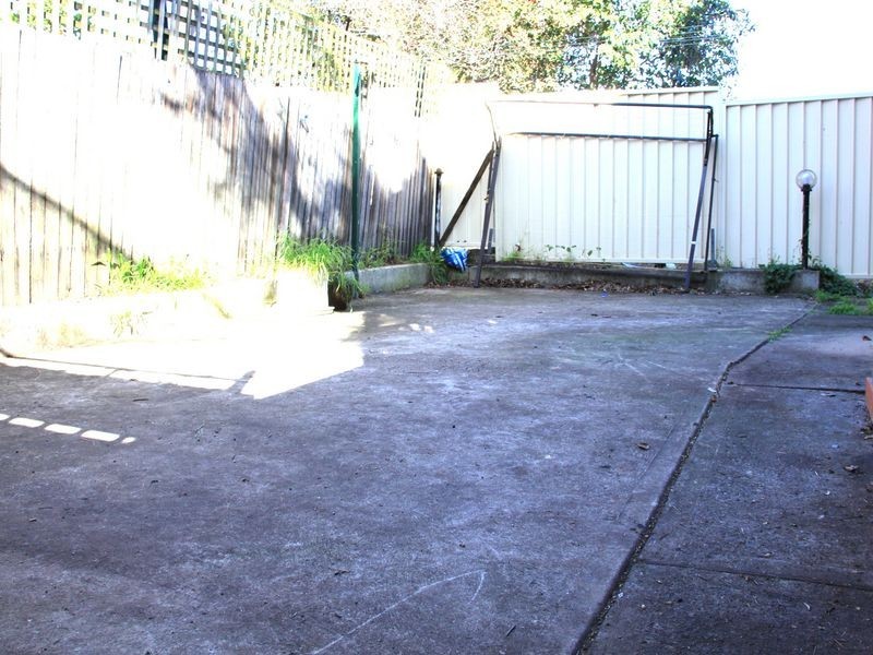 1/152a Hillcrest Ave, Greenacre NSW 2190