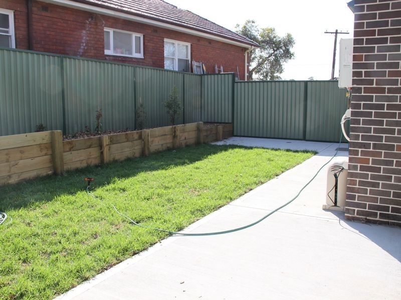 1A Enoggera Rd, Beverly Hills NSW 2209