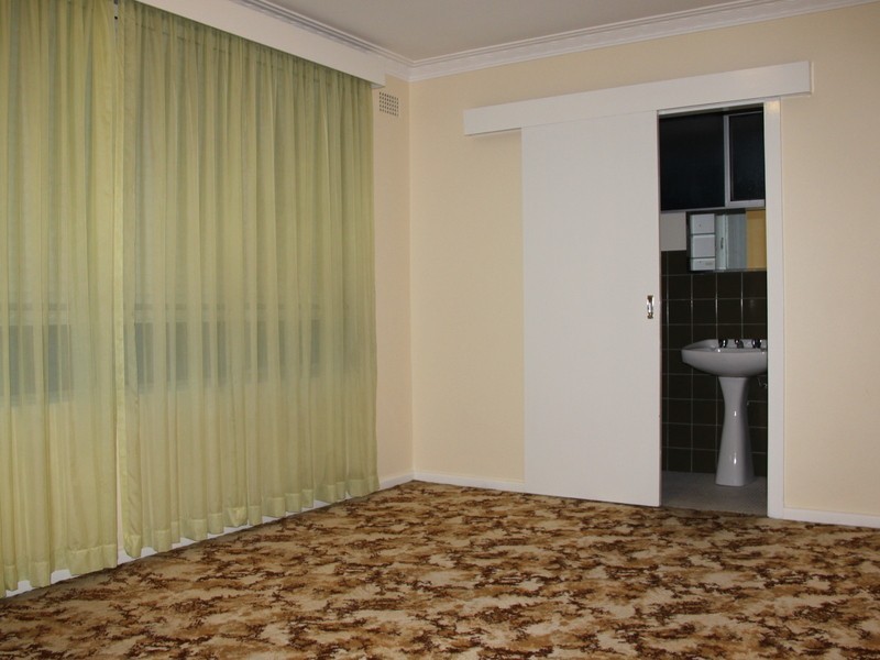 18 Hillcrest Ave, Ashfield NSW 2131