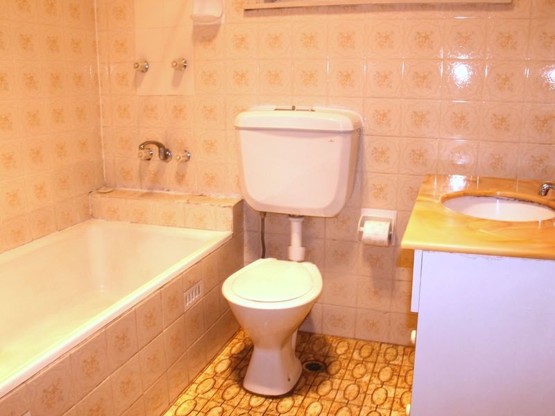 10 St Elmo Pde, Kingsgrove NSW 2208