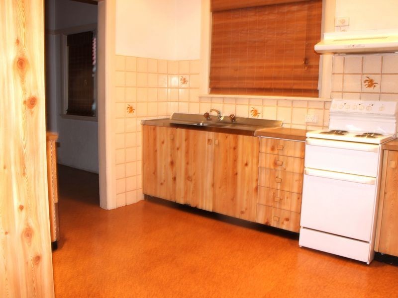 10 St Elmo Pde, Kingsgrove NSW 2208