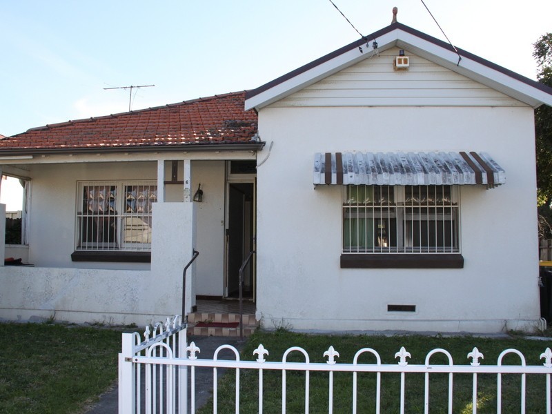 6 Beamish St, Campsie NSW 2194