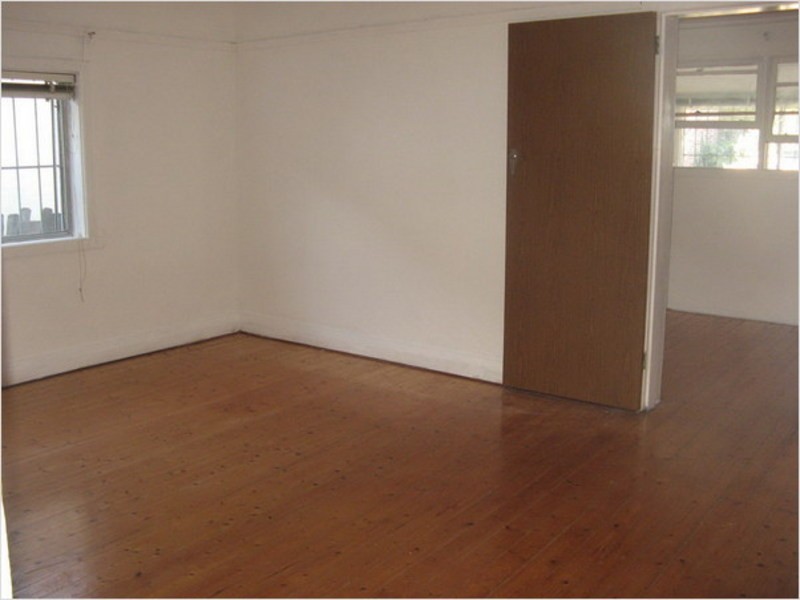 29 Lincoln St, Campsie NSW 2194