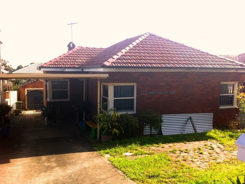 2 Carrisbrook Ave, Punchbowl NSW 2196