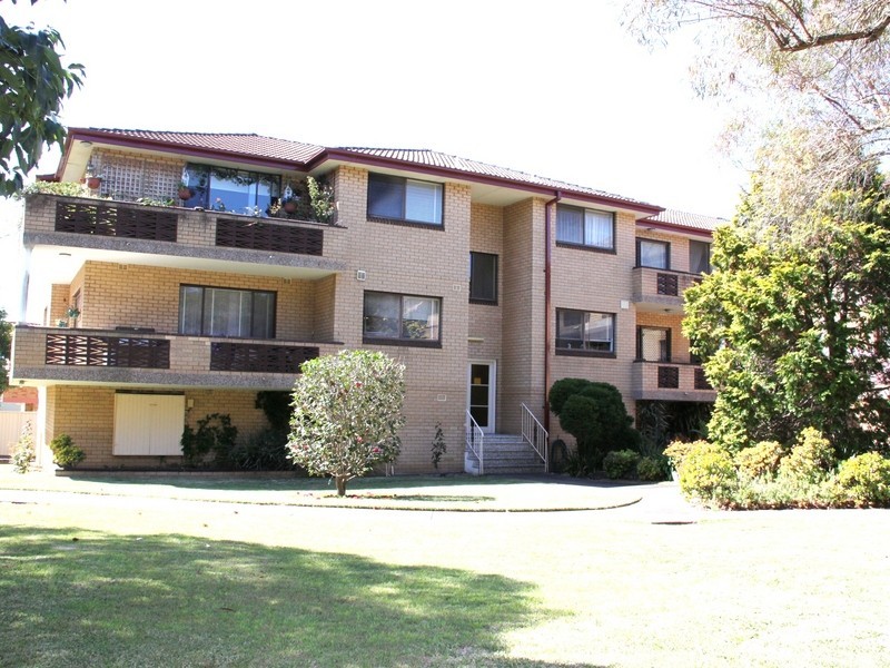 28 Claremont St, Campsie NSW 2194