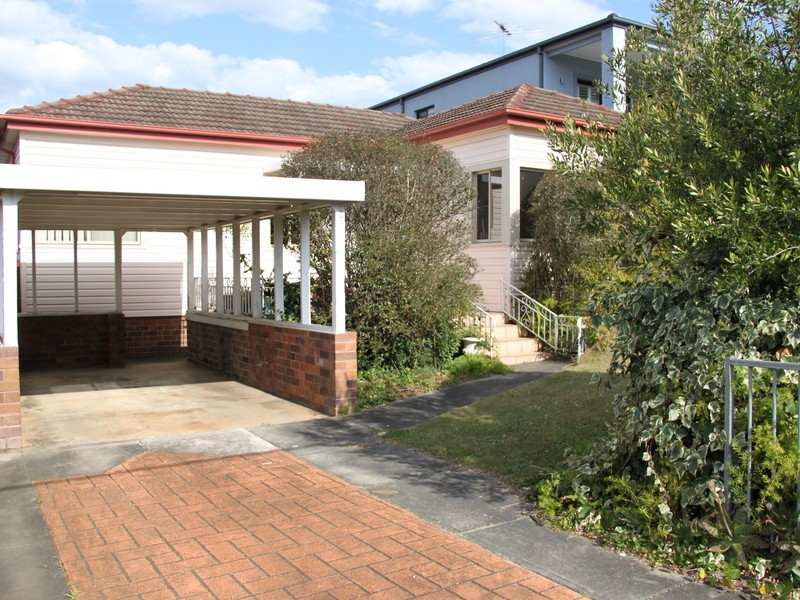 62 Forsyth St, Kingsgrove NSW 2208