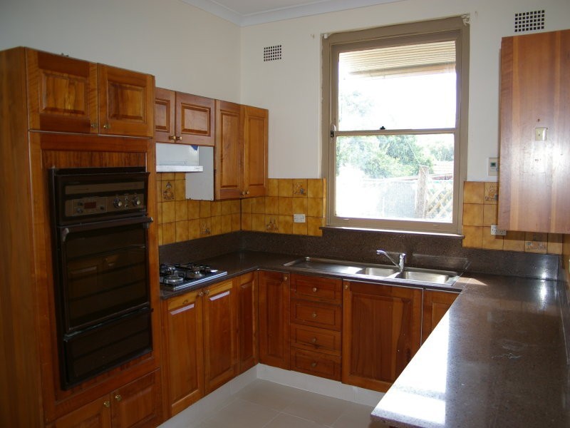 25 Fore St, Canterbury NSW 2193