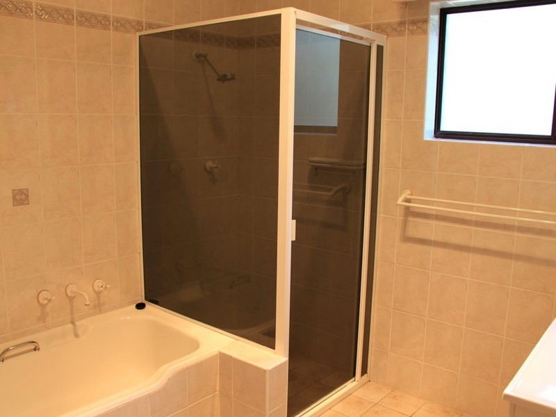 48 Undercliffe Rd, Earlwood NSW 2206