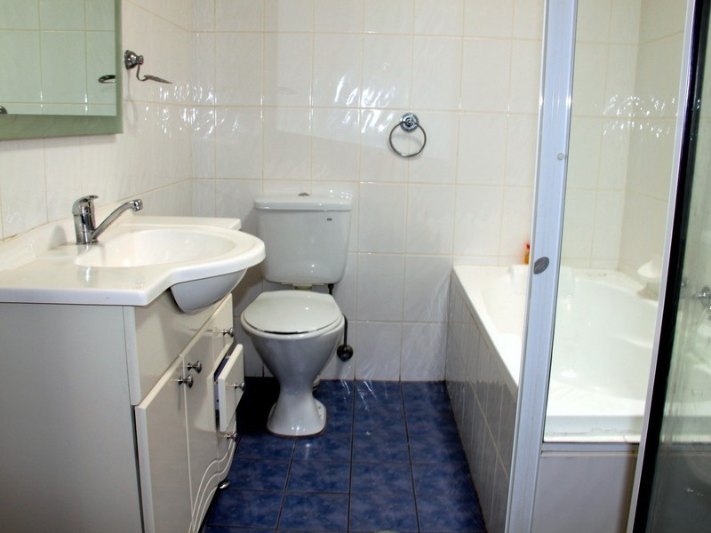 2/95 Rosemont St, Punchbowl NSW 2196