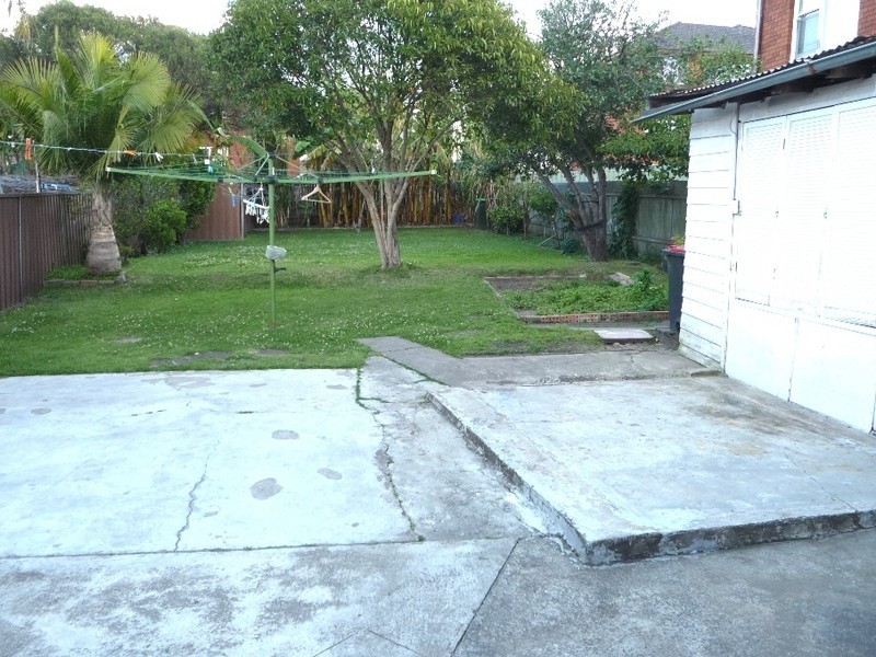 24 Barremma Rd, Lakemba NSW 2195