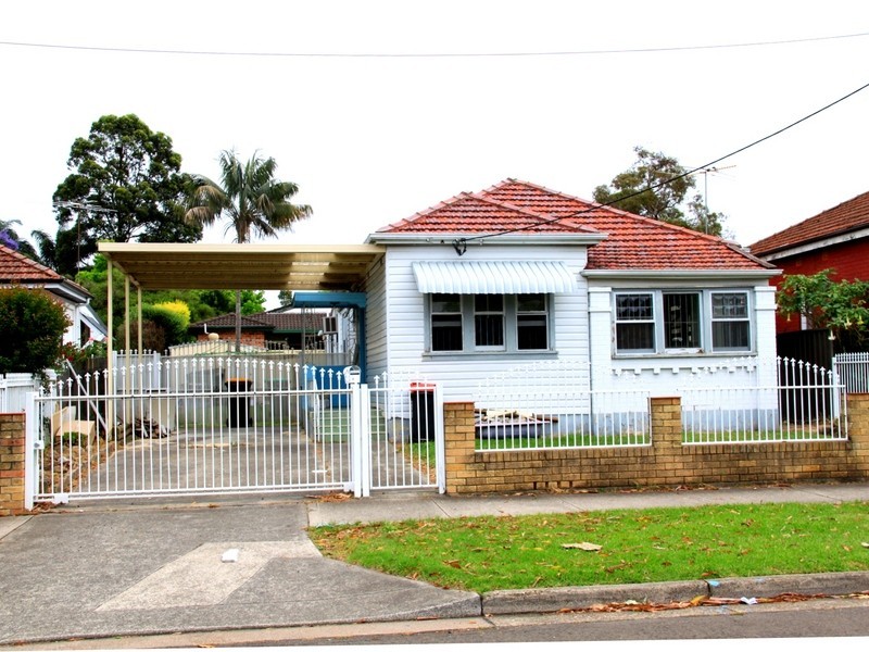 63 Renown Ave, Wiley Park NSW 2195