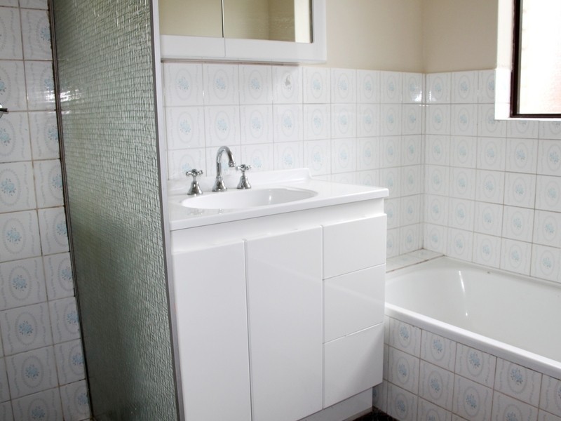 2/19 Barremma Rd, Lakemba NSW 2195