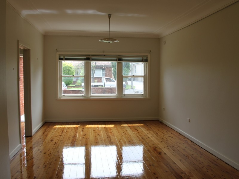 17 Michael Ave, Belfield NSW 2191