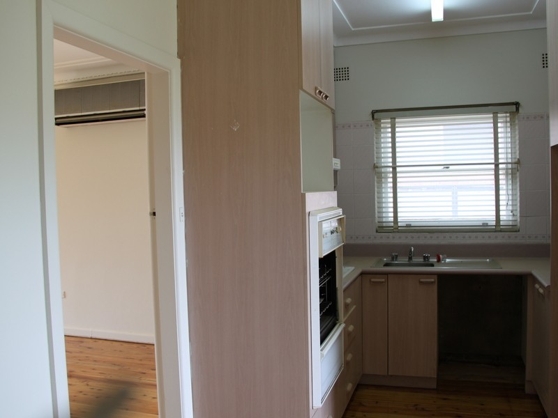 17 Michael Ave, Belfield NSW 2191