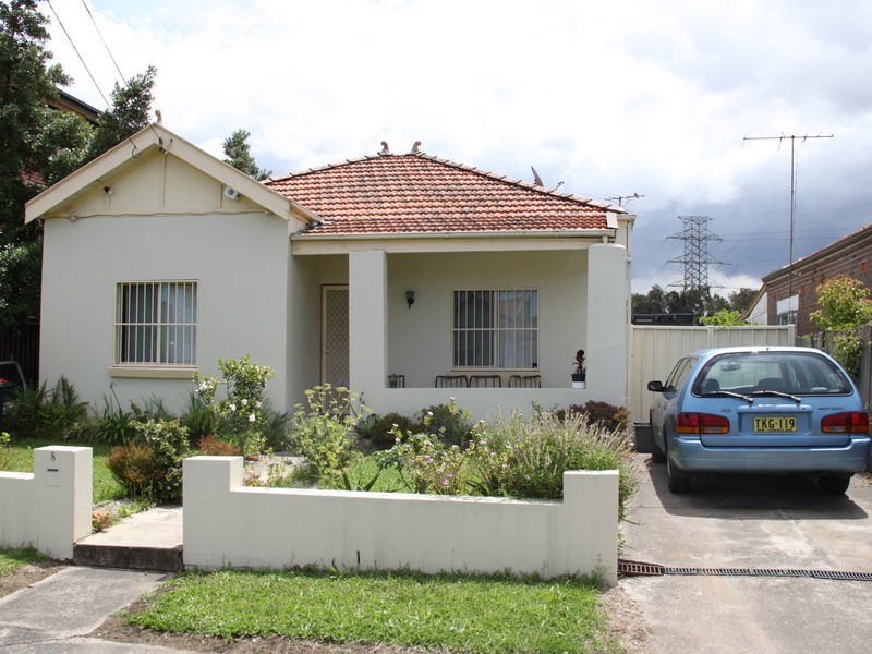8 Beamish St, Campsie NSW 2194