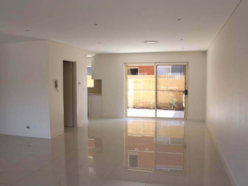 2/121-123 Evaline Street, Campsie NSW 2194