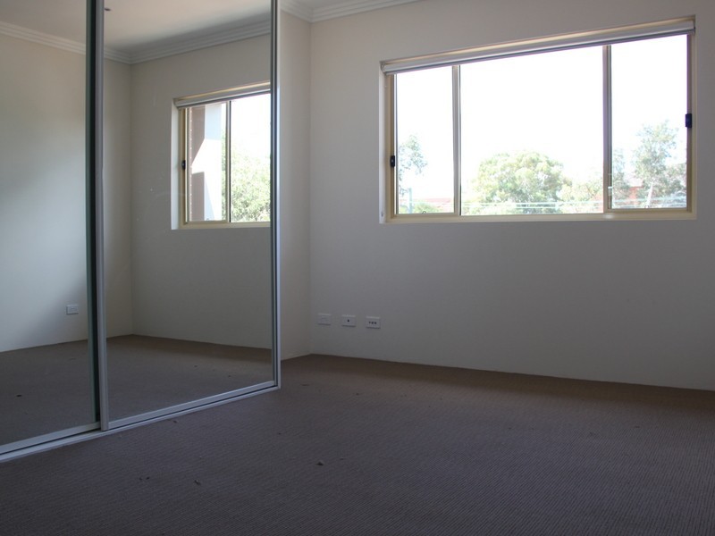 2/121-123 Evaline Street, Campsie NSW 2194