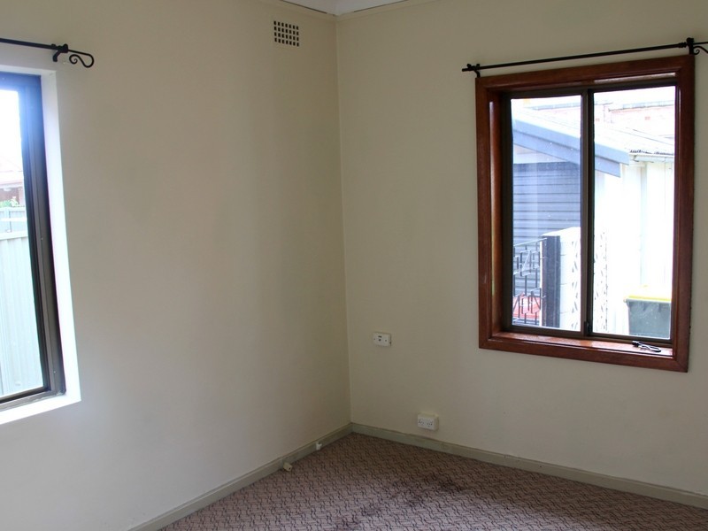 4 Forrester St, Kingsgrove NSW 2208