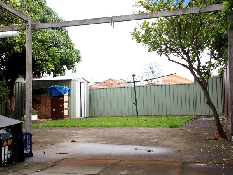 5 Mckenzie street, Campsie NSW 2194