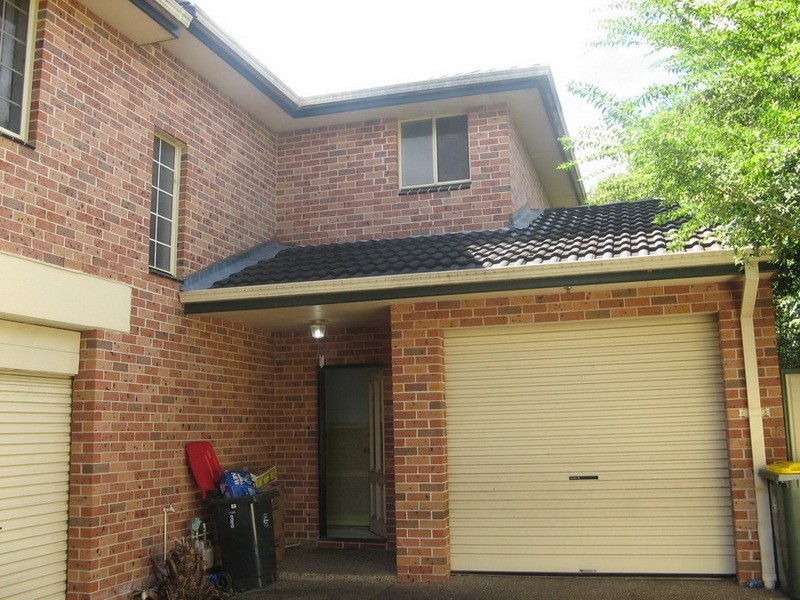 3 THIRD AVE, Campsie NSW 2194