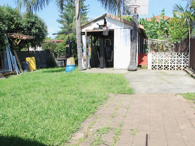 22 Barremma Rd, Lakemba NSW 2195