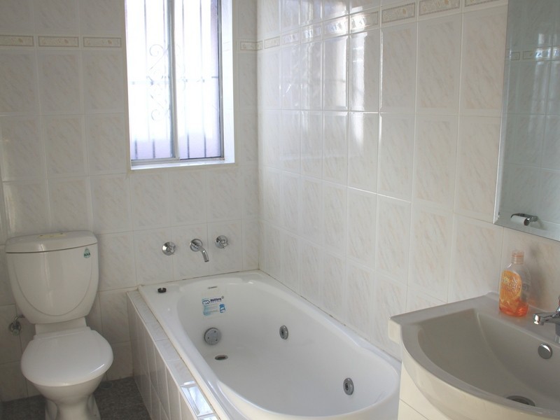 106 Yangoora Rd, Lakemba NSW 2195