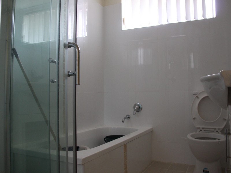 1/2 Third Ave, Campsie NSW 2194