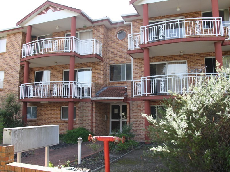 8/53 Second Ave, Campsie NSW 2194