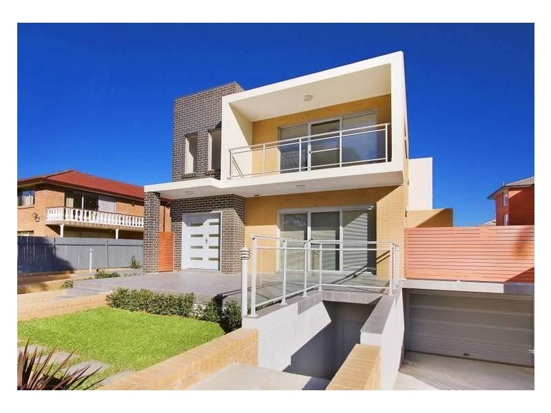 38 Fourth Ave, Campsie NSW 2194