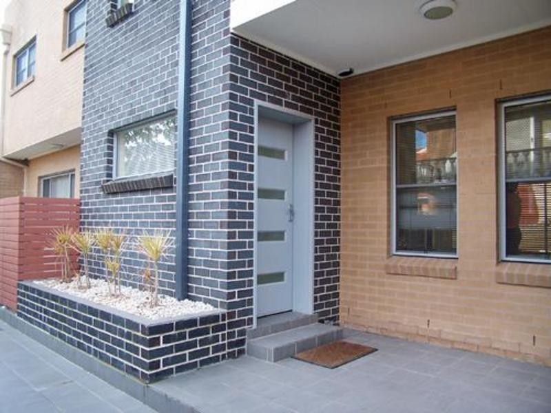 38 Fourth Ave, Campsie NSW 2194