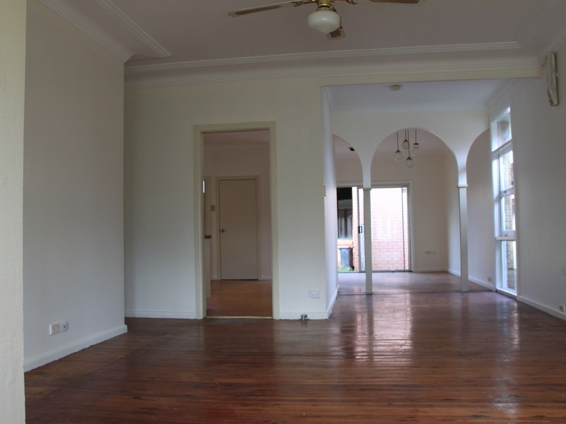 12 Bunt Ave, Greenacre NSW 2190