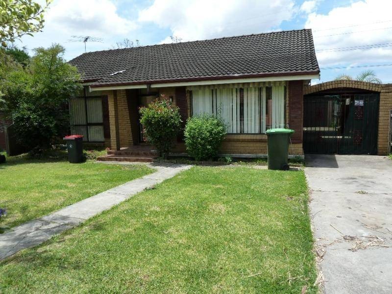 12 Bunt Ave, Greenacre NSW 2190