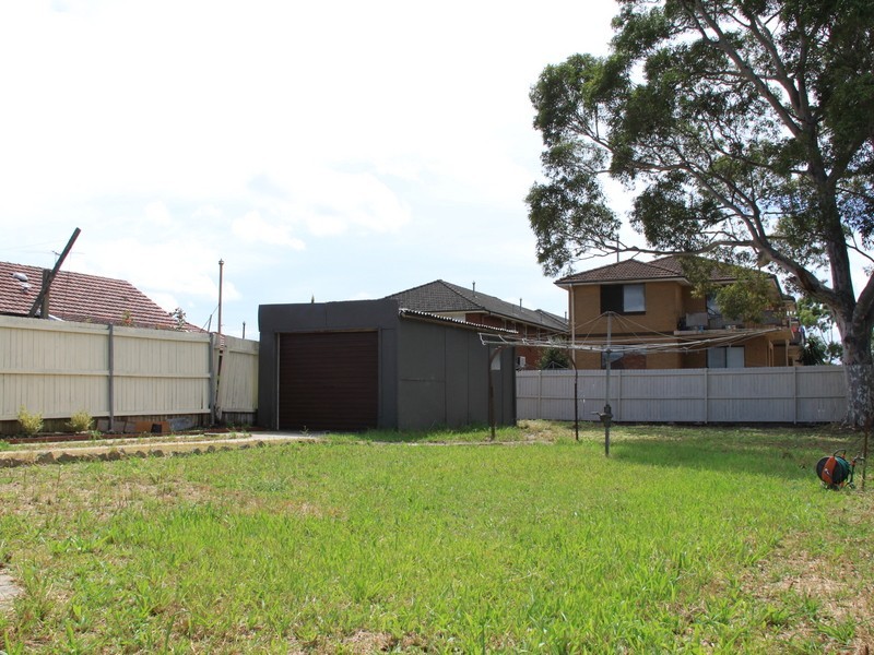 8 Vicliffe Ave, Campsie NSW 2194