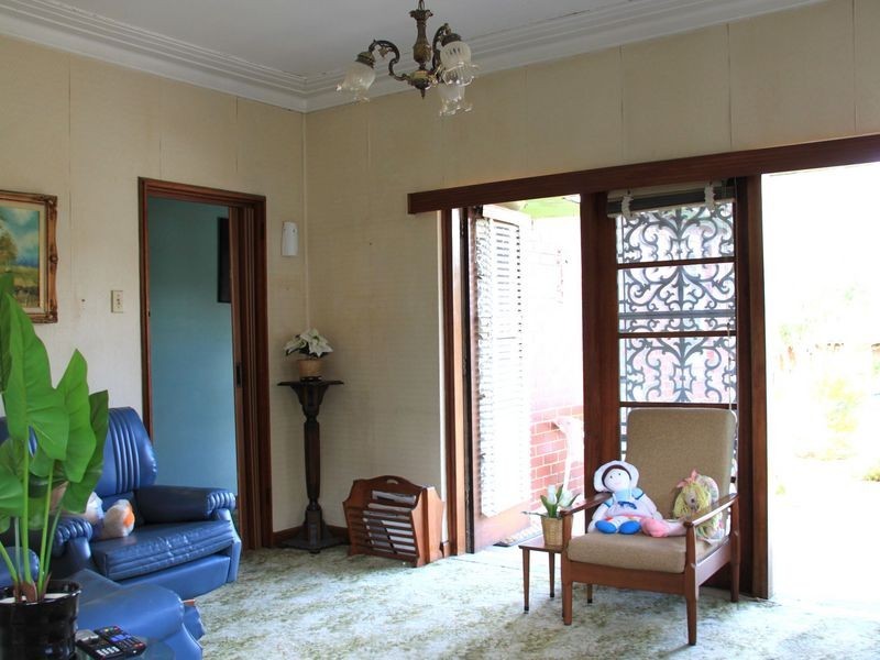 8 Vicliffe Ave, Campsie NSW 2194