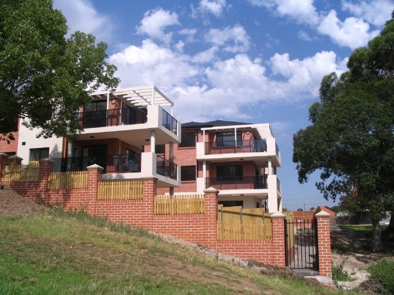 54 Sixth Ave, Campsie NSW 2194