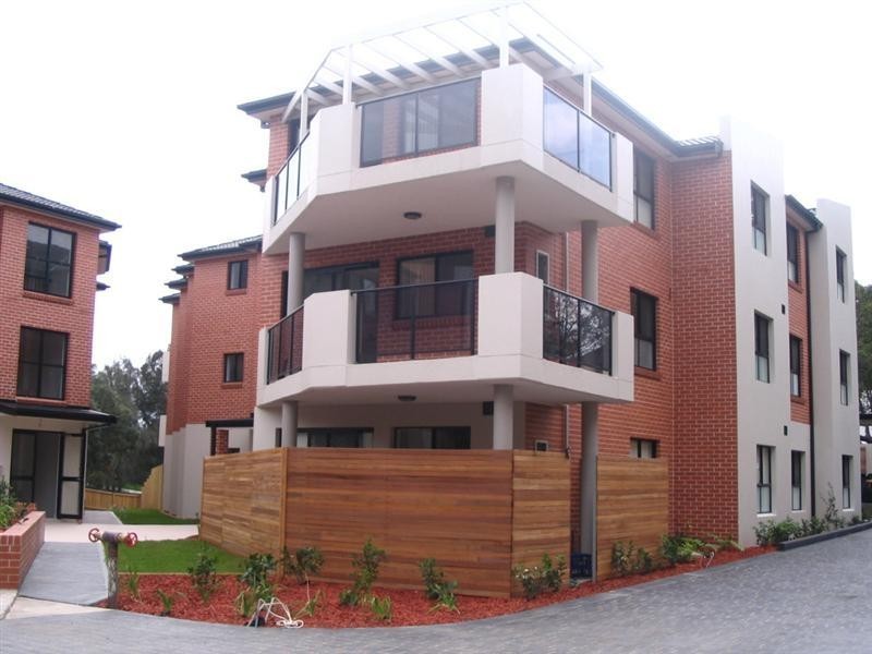 54 Sixth Ave, Campsie NSW 2194