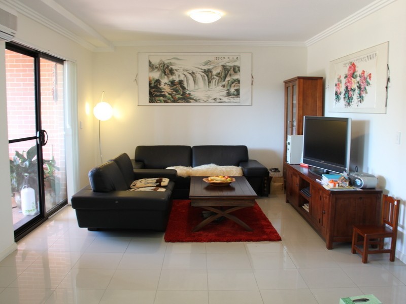 54 Sixth Ave, Campsie NSW 2194