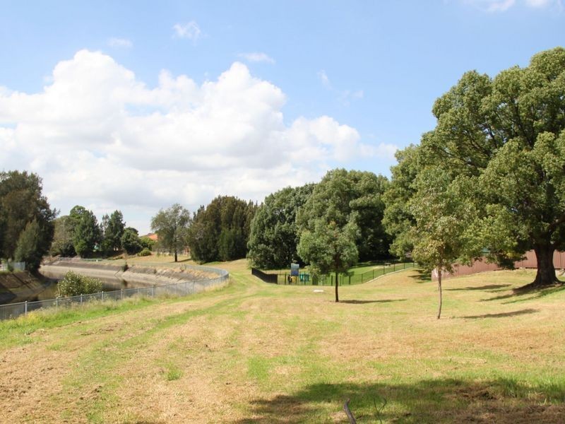 54 Sixth Ave, Campsie NSW 2194