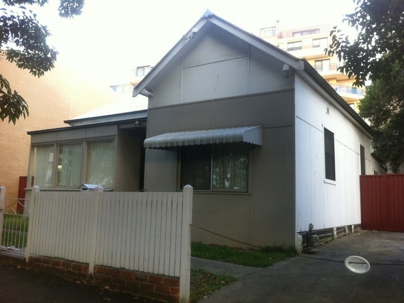 26 Ninth Ave, Campsie NSW 2194