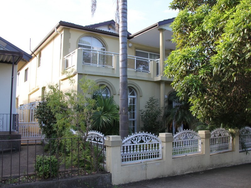 5 Hill St, Campsie NSW 2194